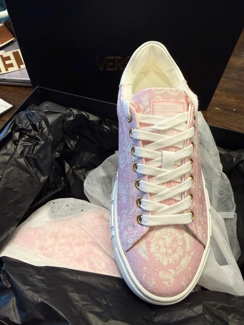 NWT and Box - Versace Pink BAROCCO GRECA sneaker - Picture 2 of 11